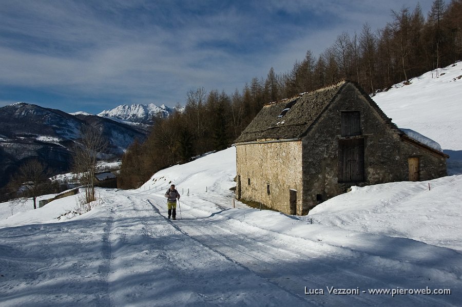 02-ALLE SPALLE IL RESEGONE.jpg